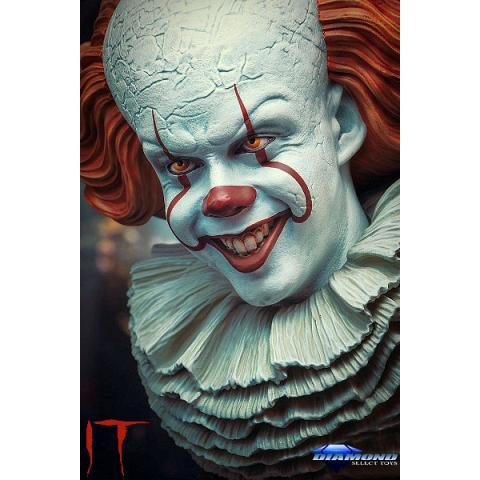 Diamond Select Toys Legends in 3D It Pennywise Half Scale Bust