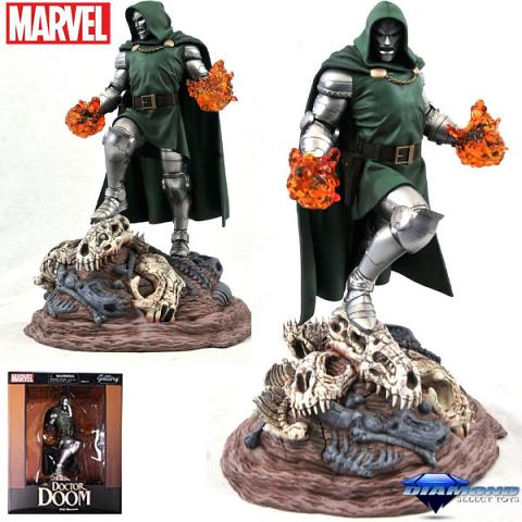Diamond Select Toys Marvel Gallery Doctor Doom PVC Diorama