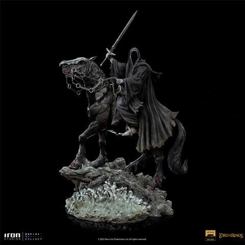 Iron Studios The Lord of the Rings Nazgul on Horse Deluxe Art Scale Statue